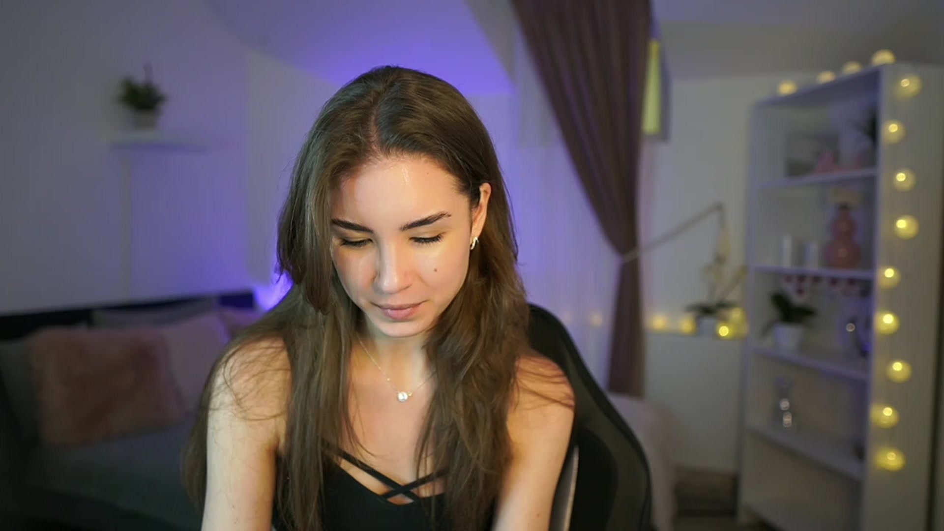 Gallery image thumbnail from Shy_jane's myfreecams stream on, 02/27/2023, 17:51 image 6 of 20