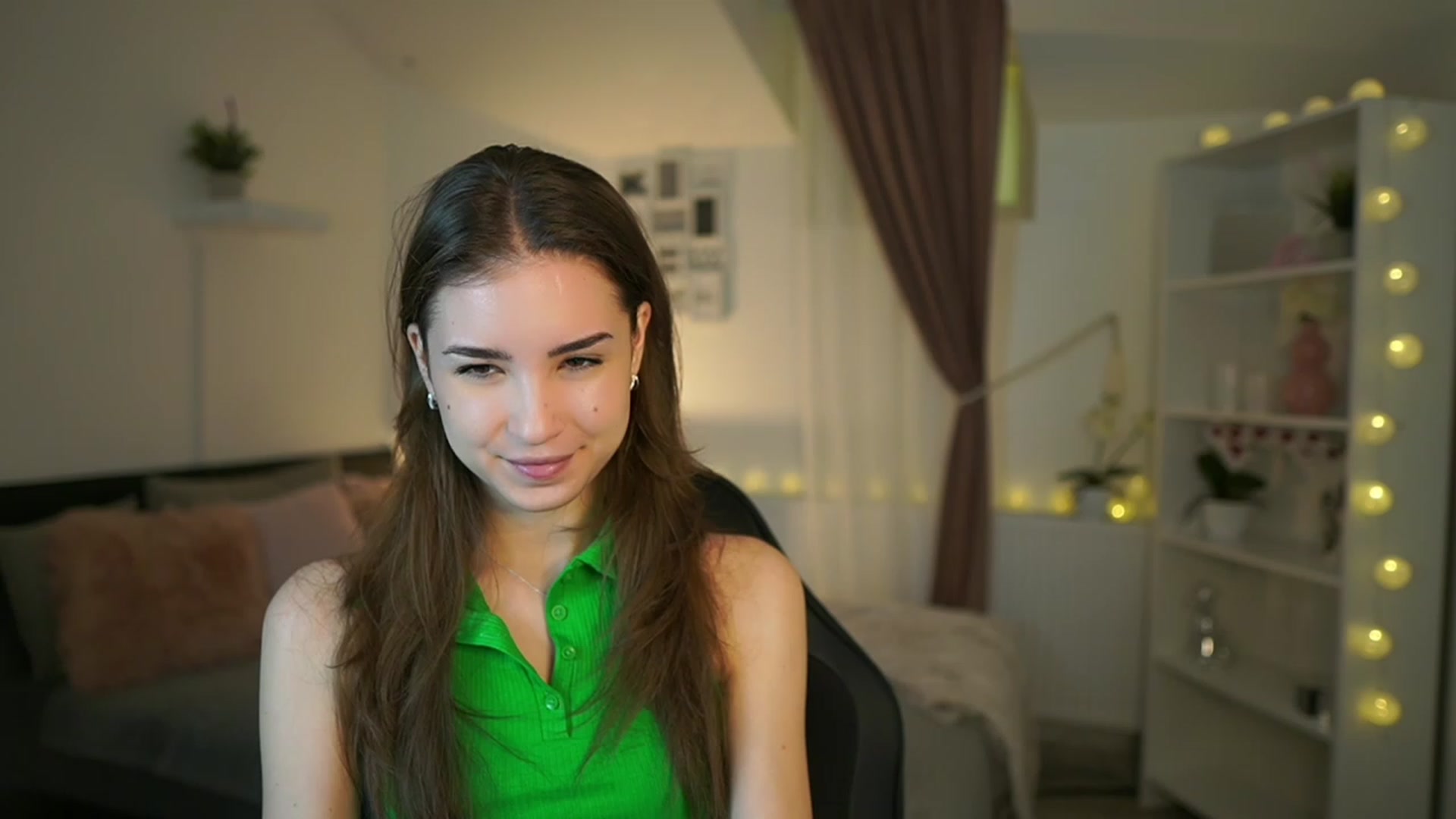 Gallery image thumbnail from Shy_jane's myfreecams stream on, 02/28/2023, 14:50 image 3 of 20