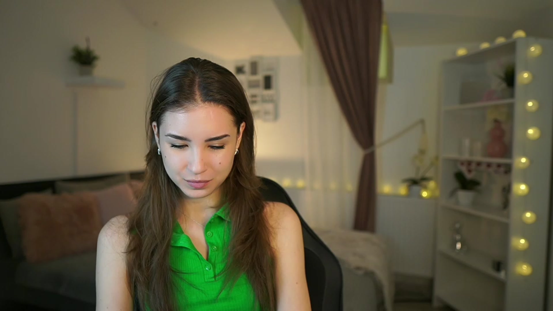 Gallery image thumbnail from Shy_jane's myfreecams stream on, 02/28/2023, 14:50 image 7 of 20