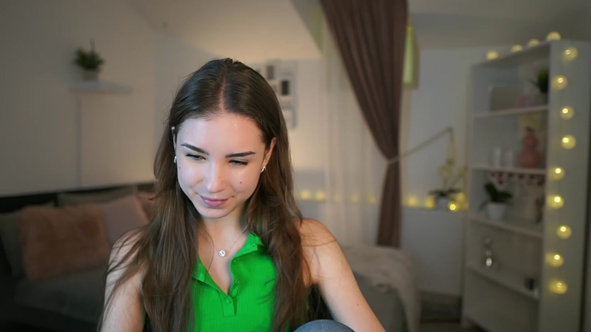 Gallery image thumbnail from Shy_jane's myfreecams stream on, 02/28/2023, 16:31 image 5 of 20