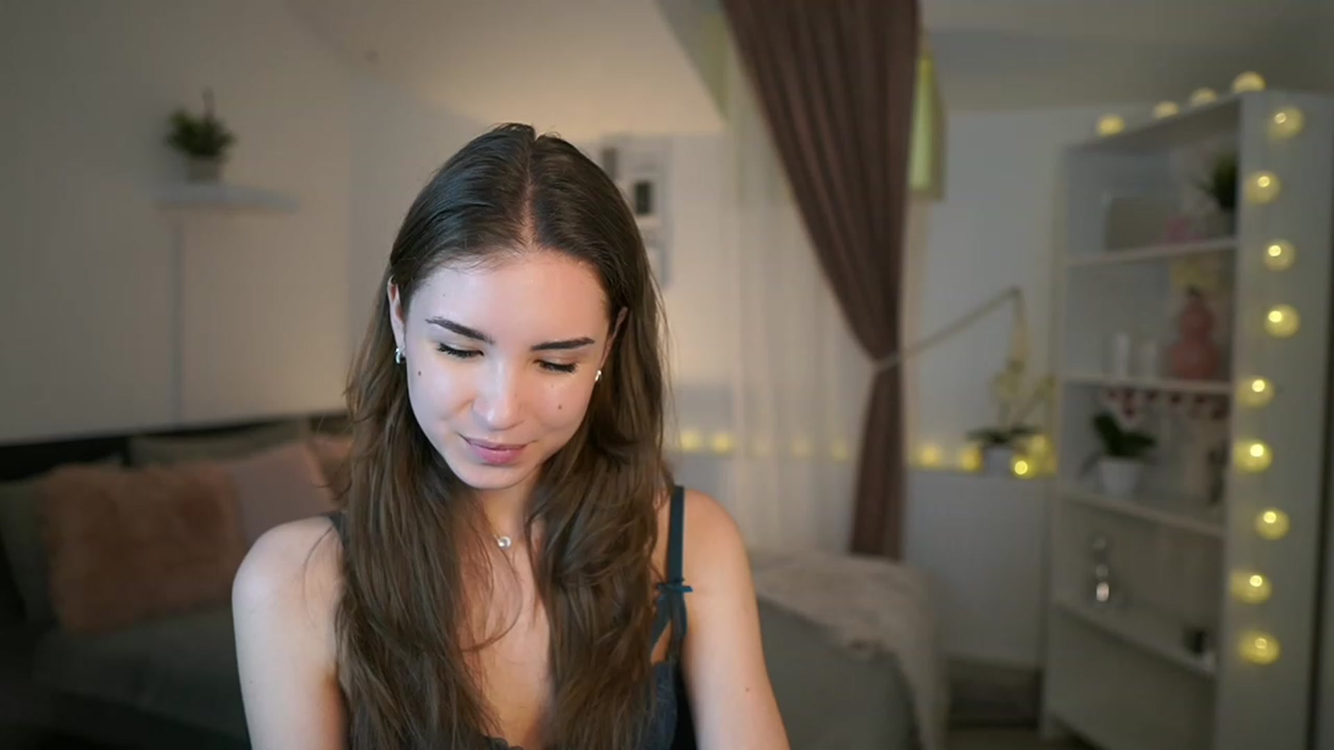 Gallery image thumbnail from Shy_jane's myfreecams stream on, 02/28/2023, 16:31 image 20 of 20