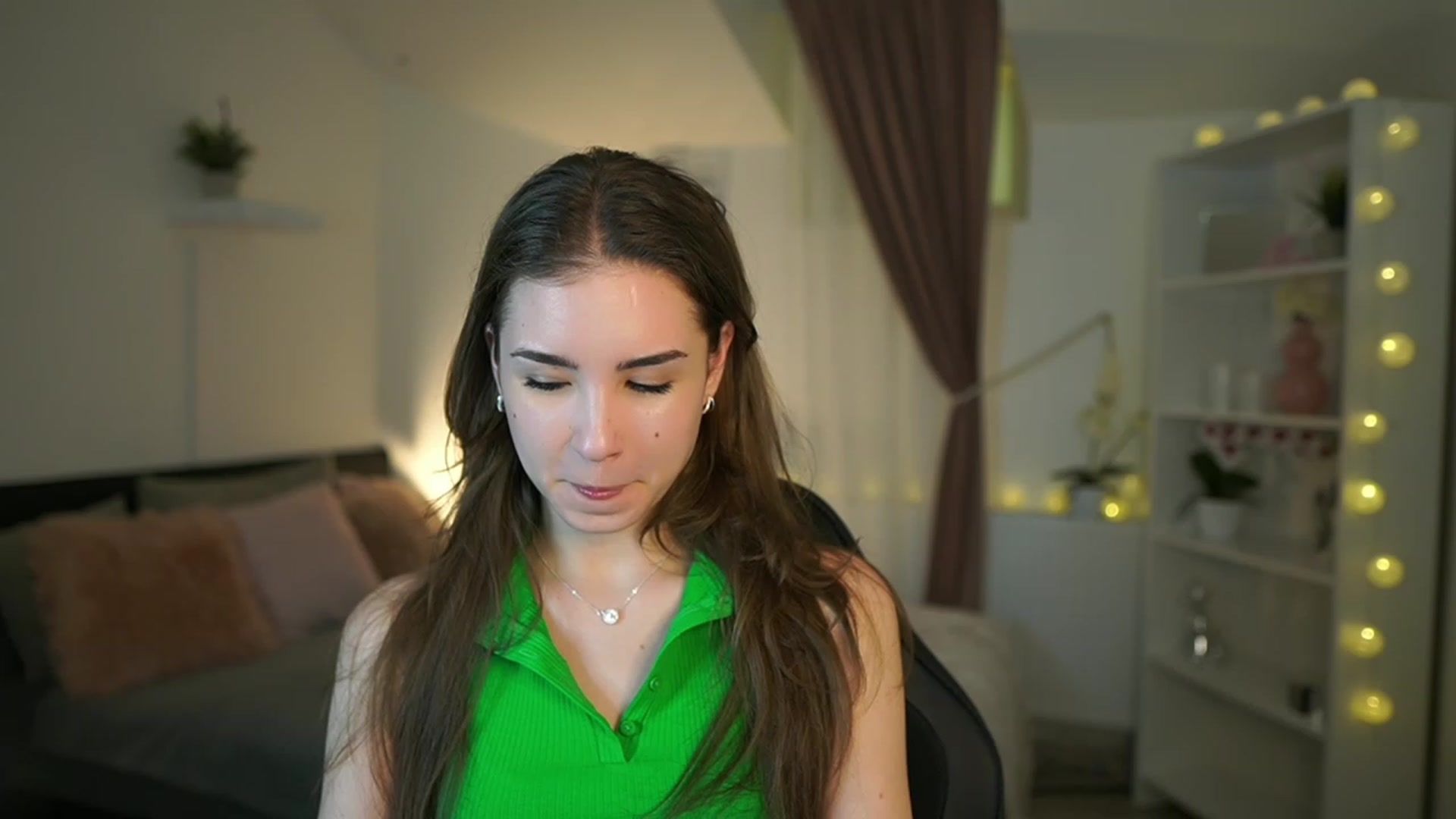 Gallery image thumbnail from Shy_jane's myfreecams stream on, 02/28/2023, 18:36 image 9 of 20