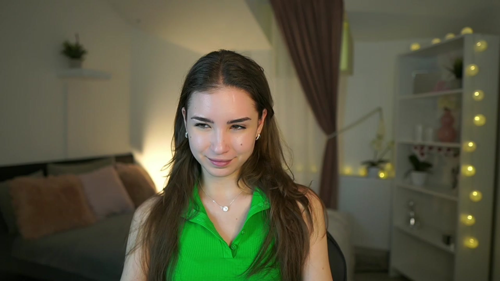Gallery image thumbnail from Shy_jane's myfreecams stream on, 02/28/2023, 18:36 image 3 of 20
