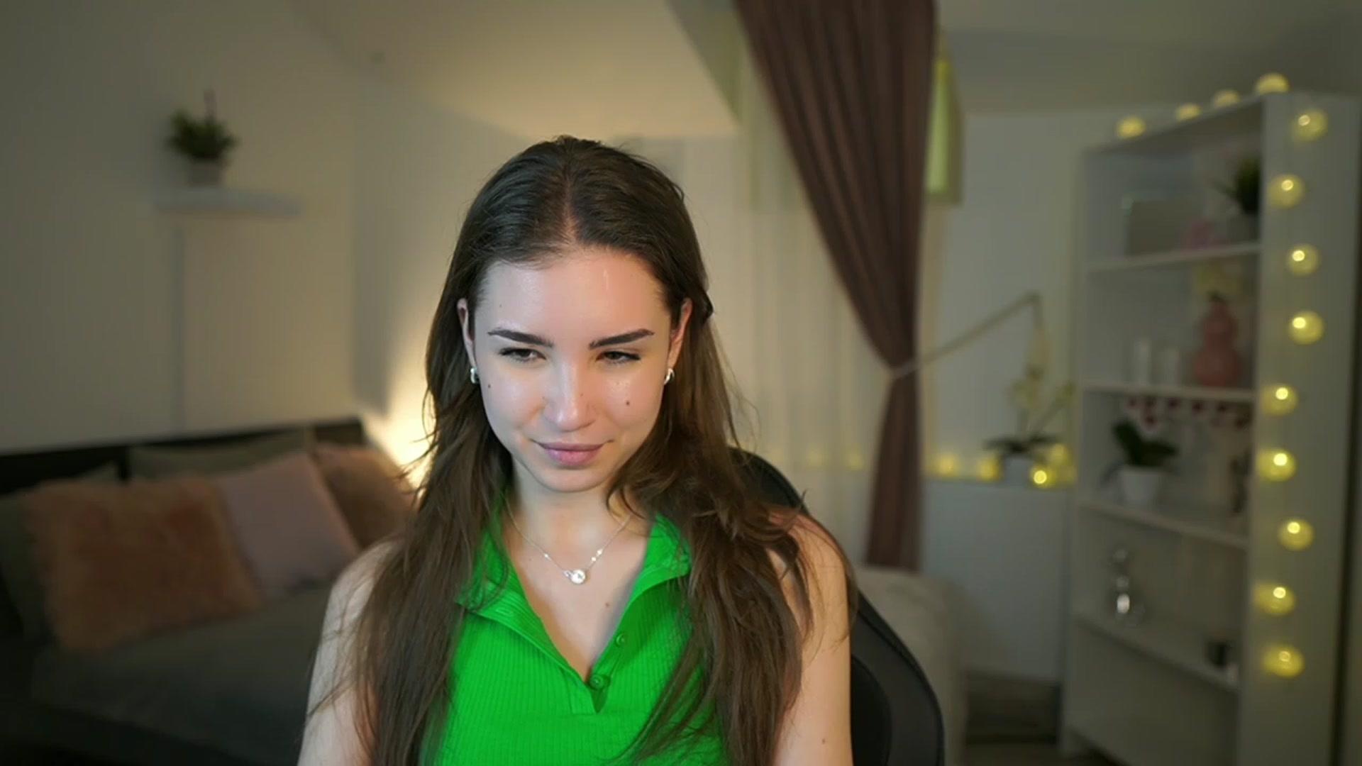 Gallery image thumbnail from Shy_jane's myfreecams stream on, 02/28/2023, 18:36 image 5 of 20