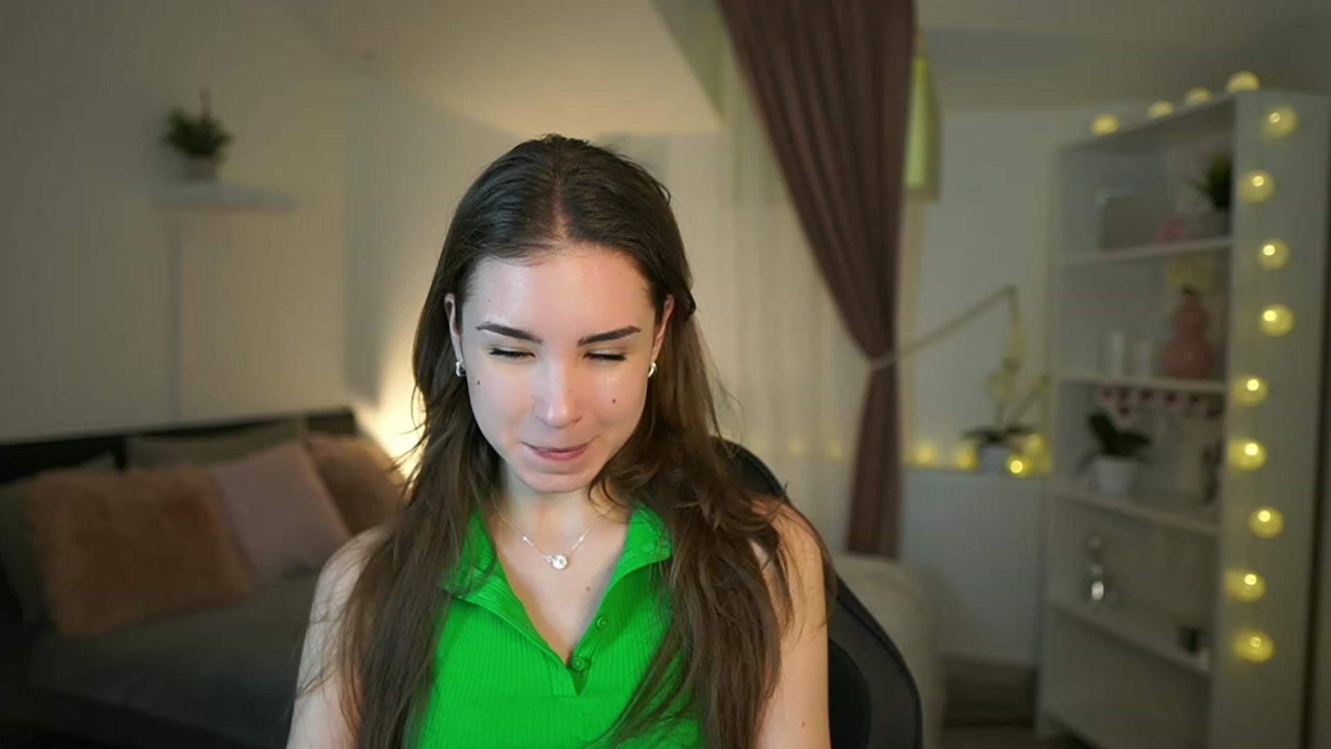 Gallery image thumbnail from Shy_jane's myfreecams stream on, 02/28/2023, 18:36 image 6 of 20