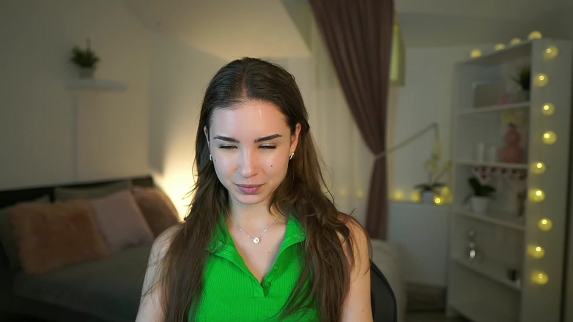 Gallery image thumbnail from Shy_jane's myfreecams stream on, 02/28/2023, 18:36 image 4 of 20