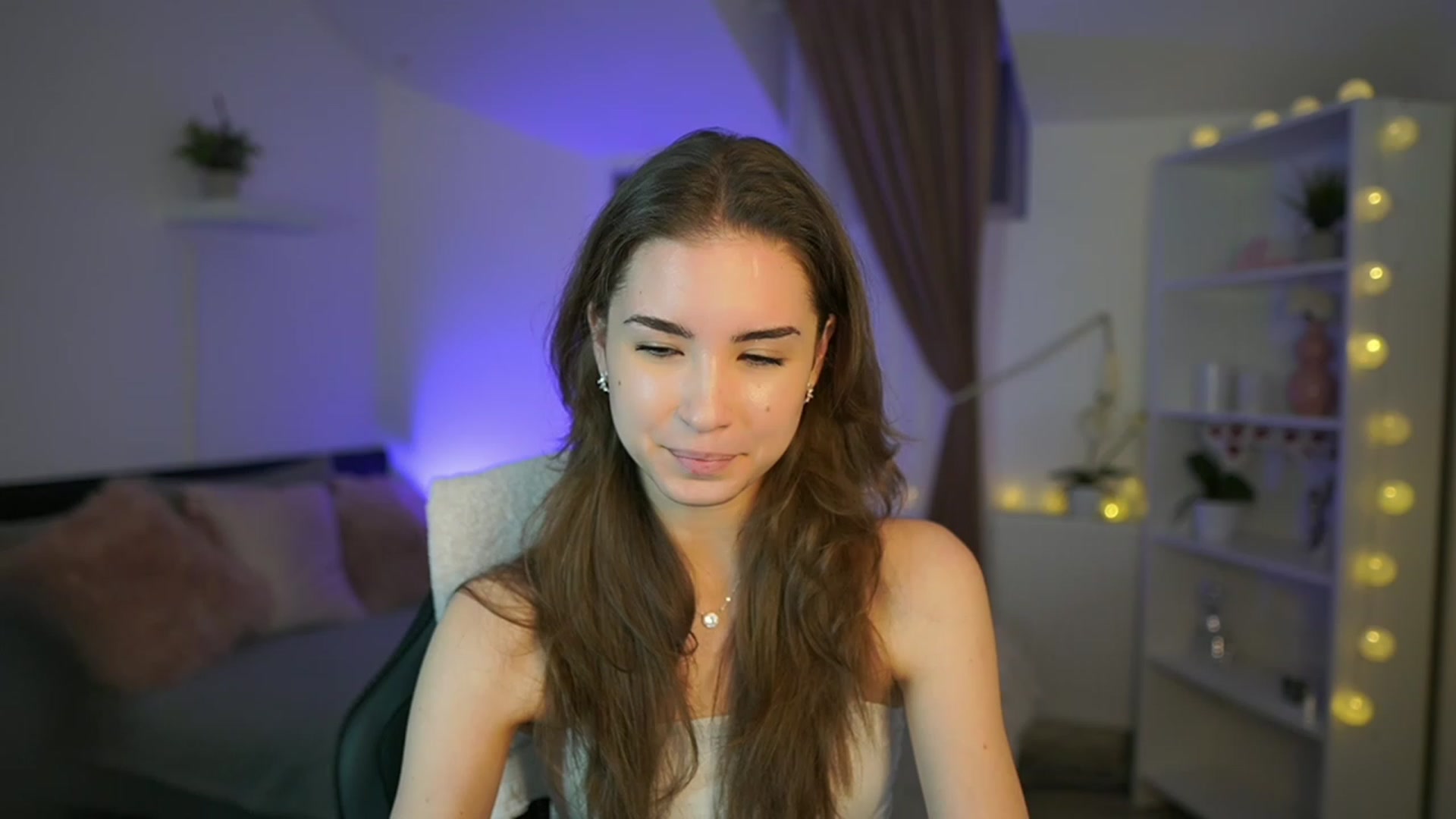 Gallery image thumbnail from Shy_jane's myfreecams stream on, 03/02/2023, 13:53 image 2 of 20