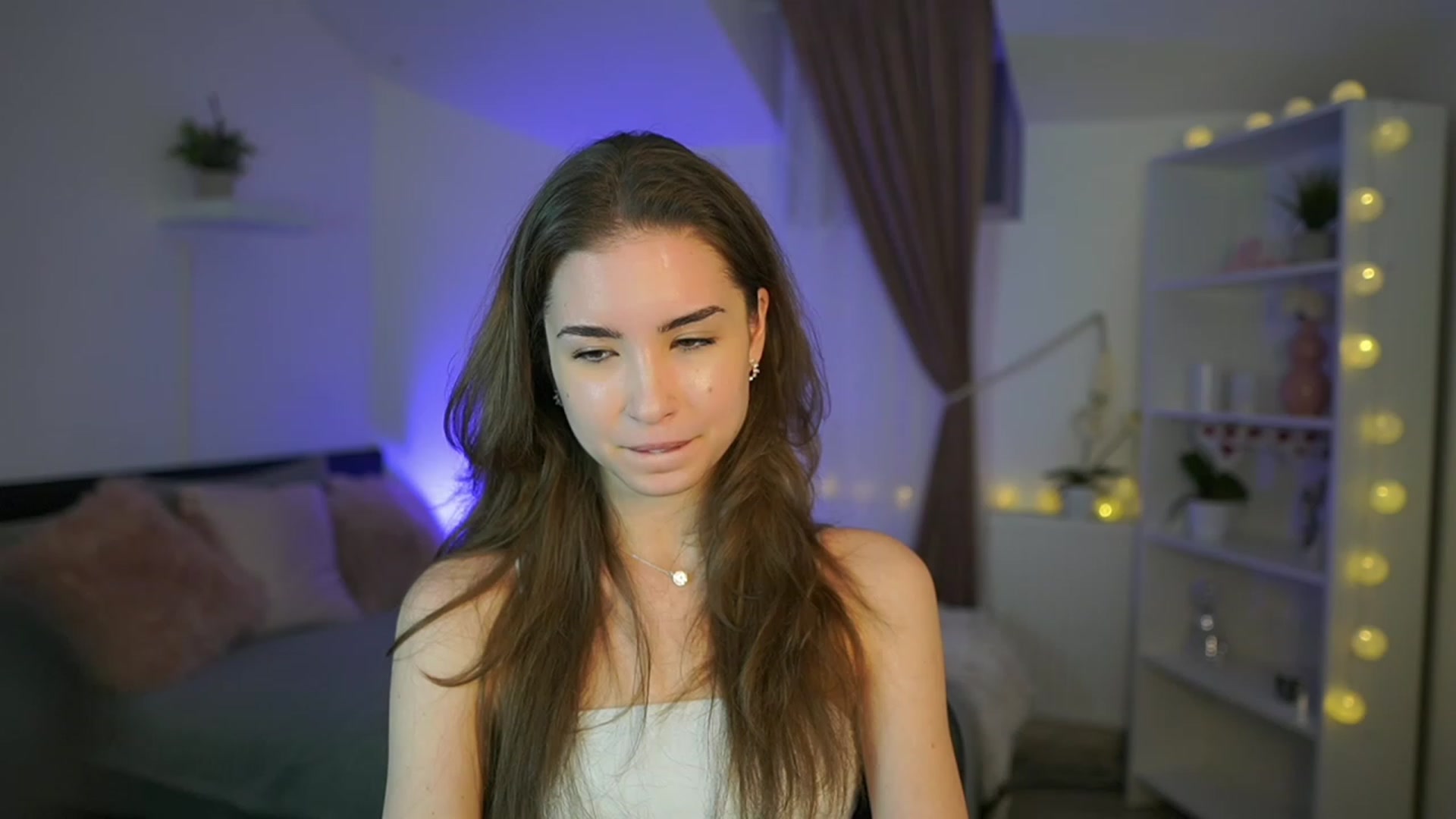 Gallery image thumbnail from Shy_jane's myfreecams stream on, 03/02/2023, 13:53 image 6 of 20