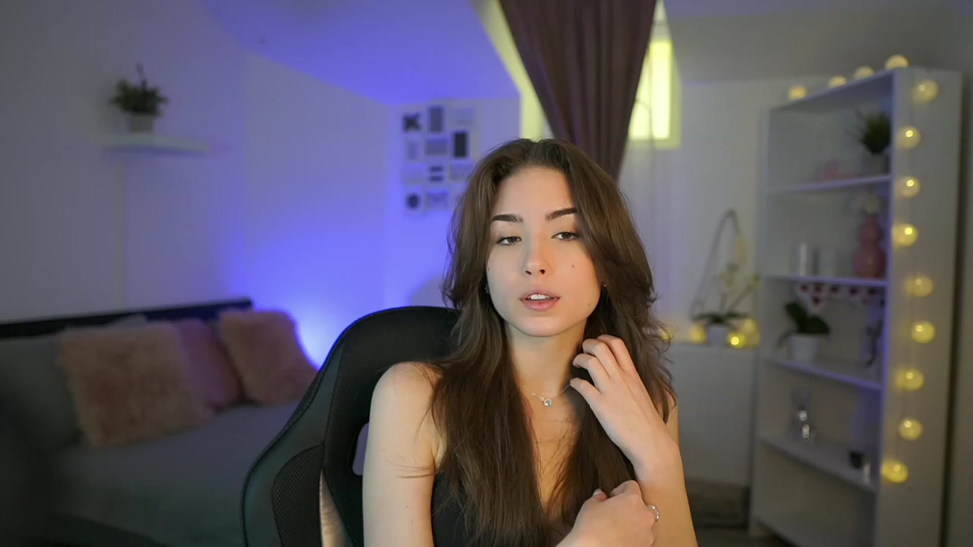 Gallery image thumbnail from Shy_jane's myfreecams stream on, 03/05/2023, 10:17 image 3 of 20