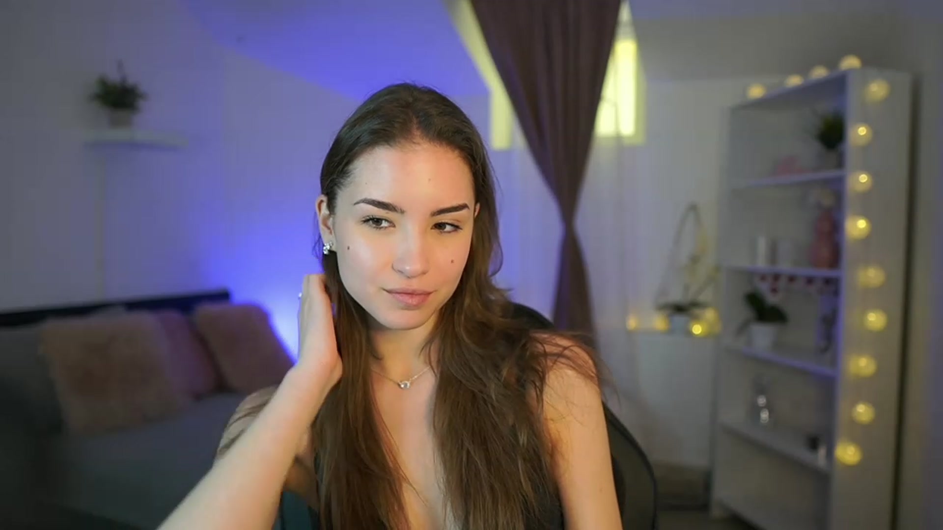 Gallery image thumbnail from Shy_jane's myfreecams stream on, 03/05/2023, 13:54 image 13 of 20
