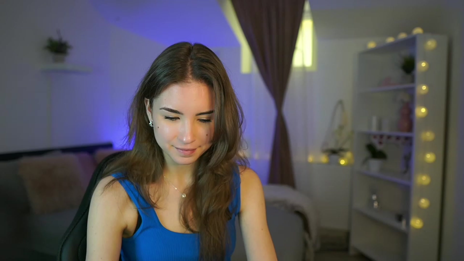 Gallery image thumbnail from Shy_jane's myfreecams stream on, 03/05/2023, 15:18 image 4 of 20