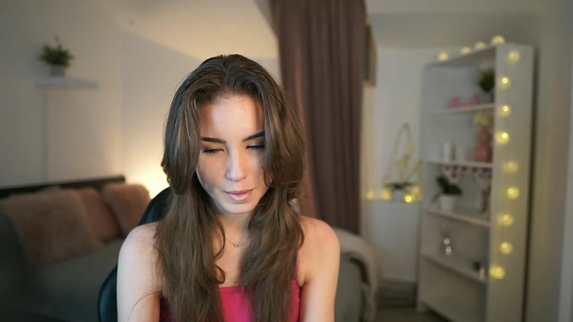 Gallery image thumbnail from Shy_jane's myfreecams stream on, 03/06/2023, 15:28 image 7 of 20