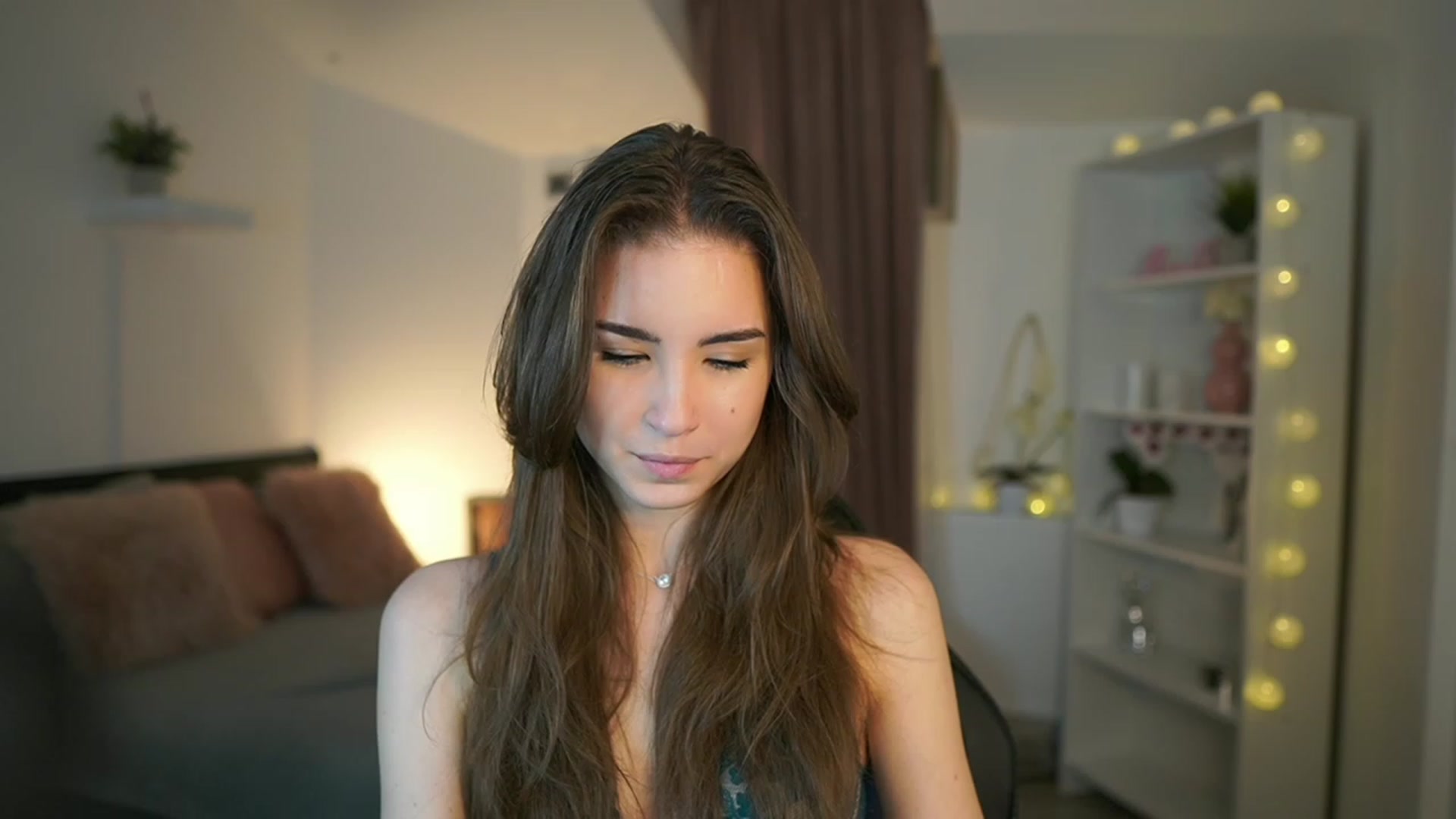 Gallery image thumbnail from Shy_jane's myfreecams stream on, 03/06/2023, 15:28 image 16 of 20