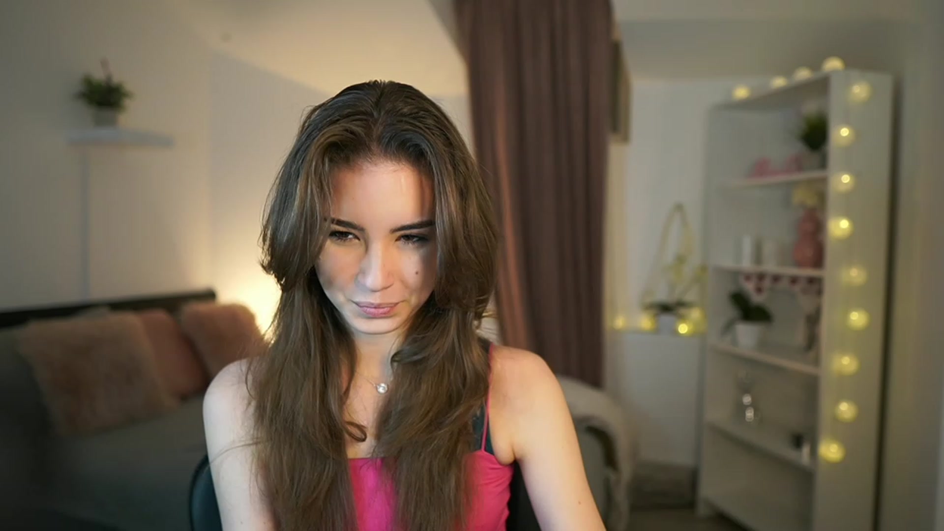 Gallery image thumbnail from Shy_jane's myfreecams stream on, 03/06/2023, 15:28 image 4 of 20