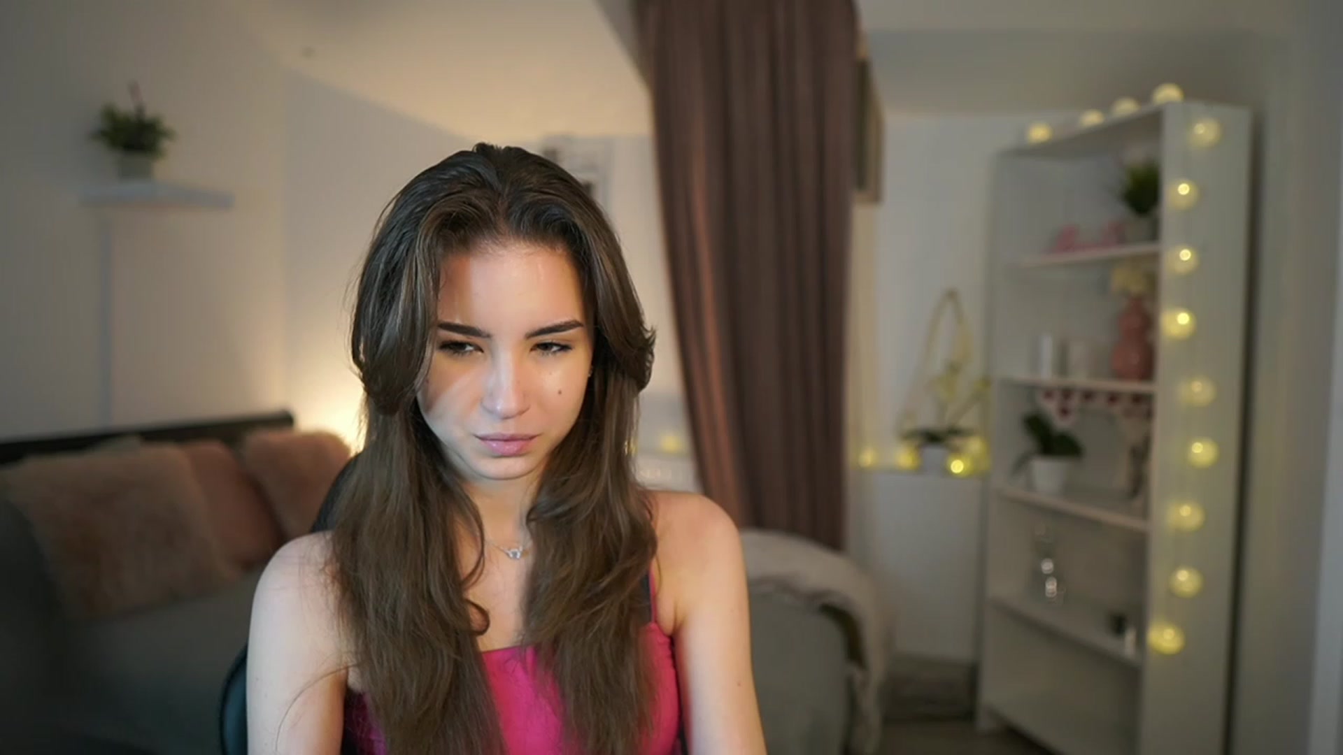 Gallery image thumbnail from Shy_jane's myfreecams stream on, 03/06/2023, 15:28 image 8 of 20