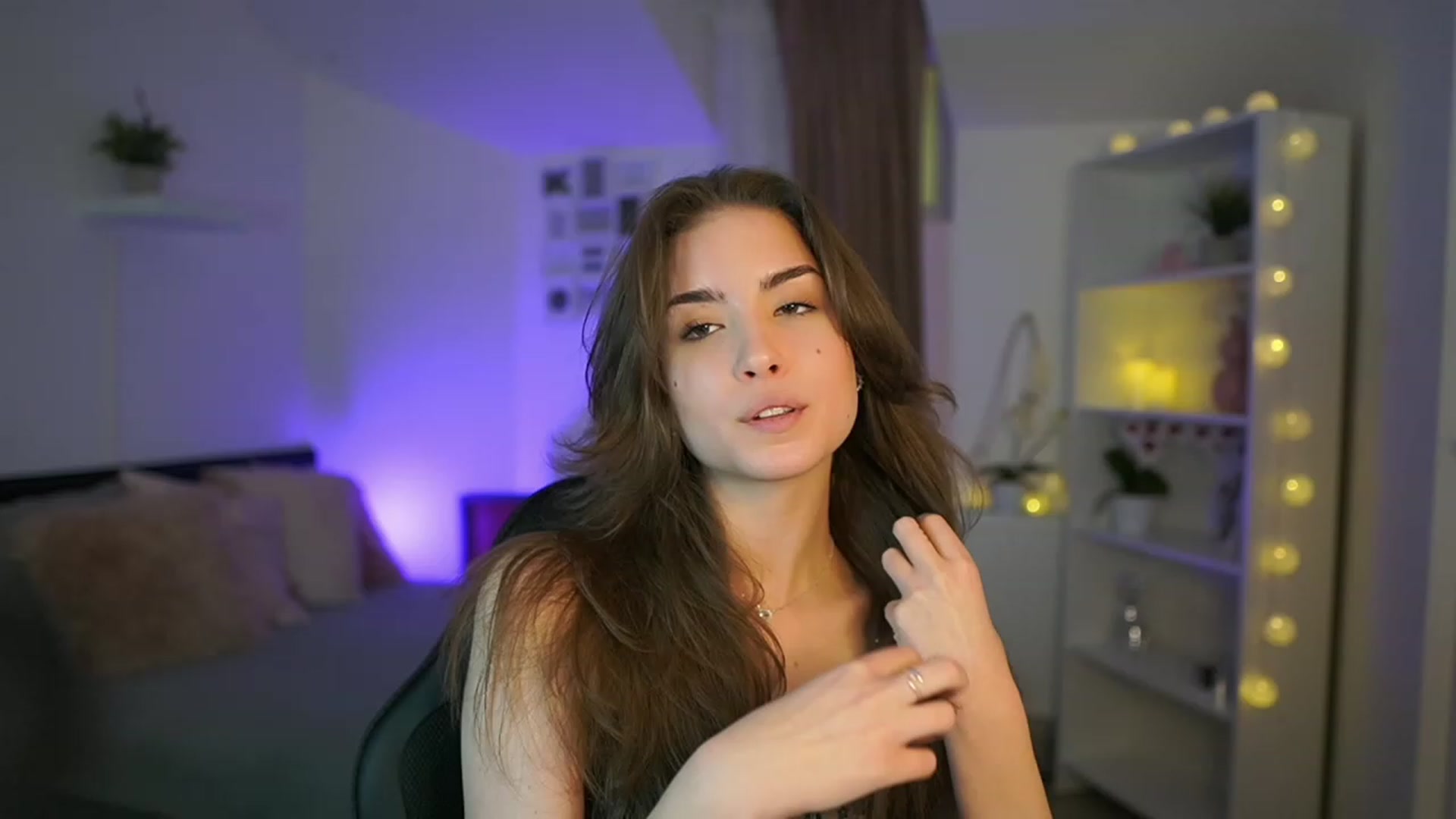 Gallery image thumbnail from Shy_jane's myfreecams stream on, 03/09/2023, 12:35 image 7 of 20