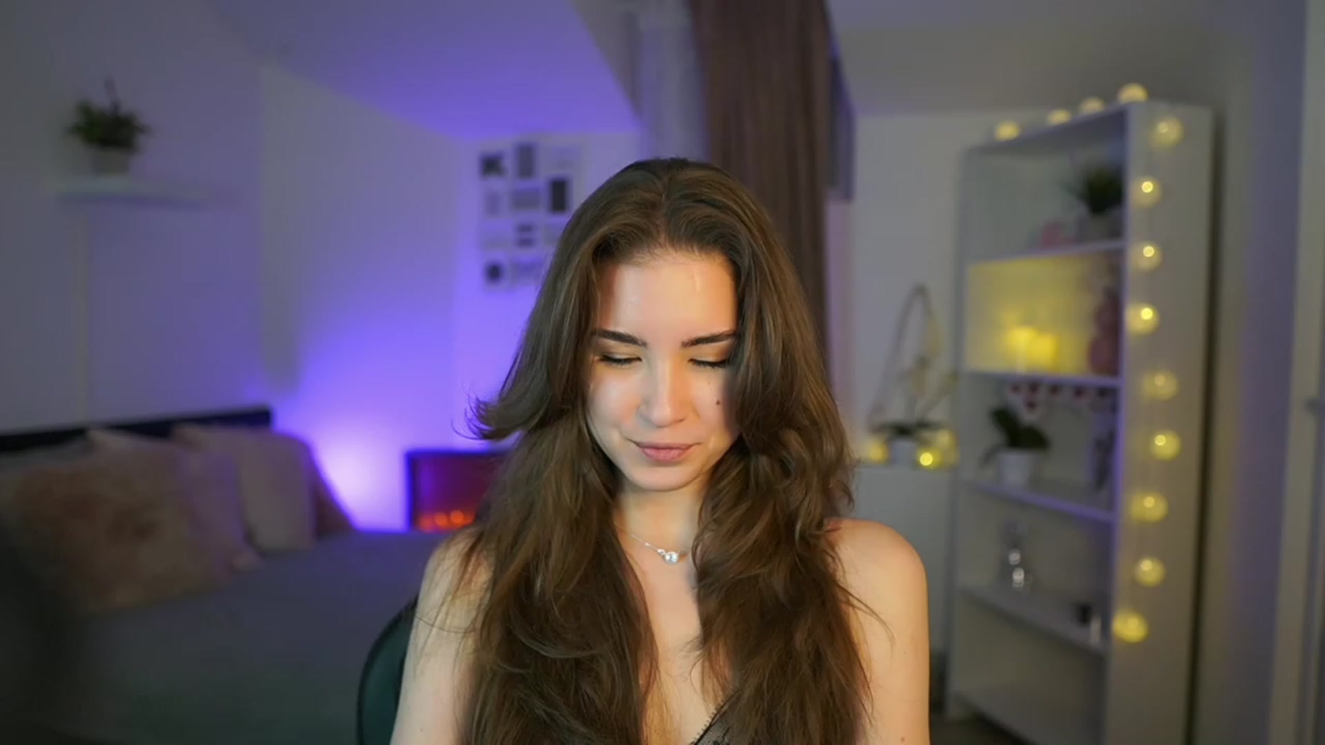 Gallery image thumbnail from Shy_jane's myfreecams stream on, 03/09/2023, 14:45 image 10 of 20