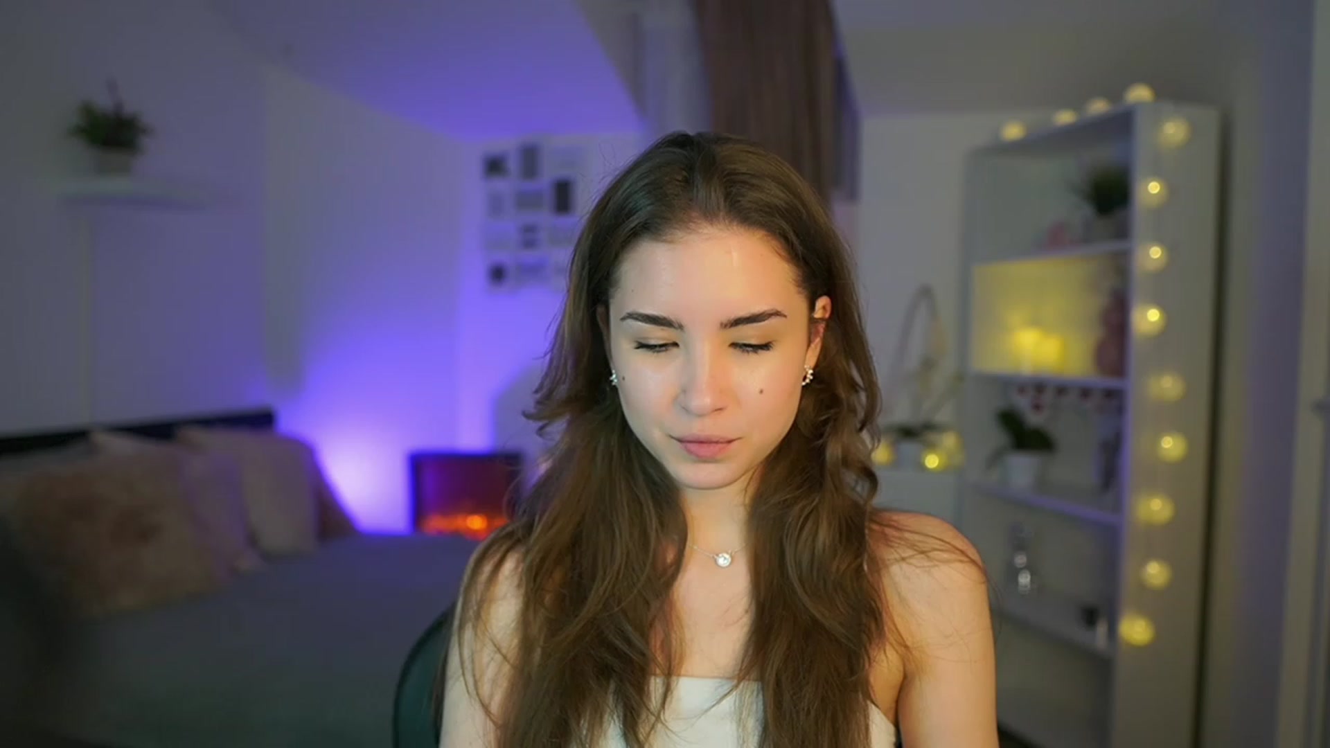 Gallery image thumbnail from Shy_jane's myfreecams stream on, 03/09/2023, 14:45 image 1 of 20