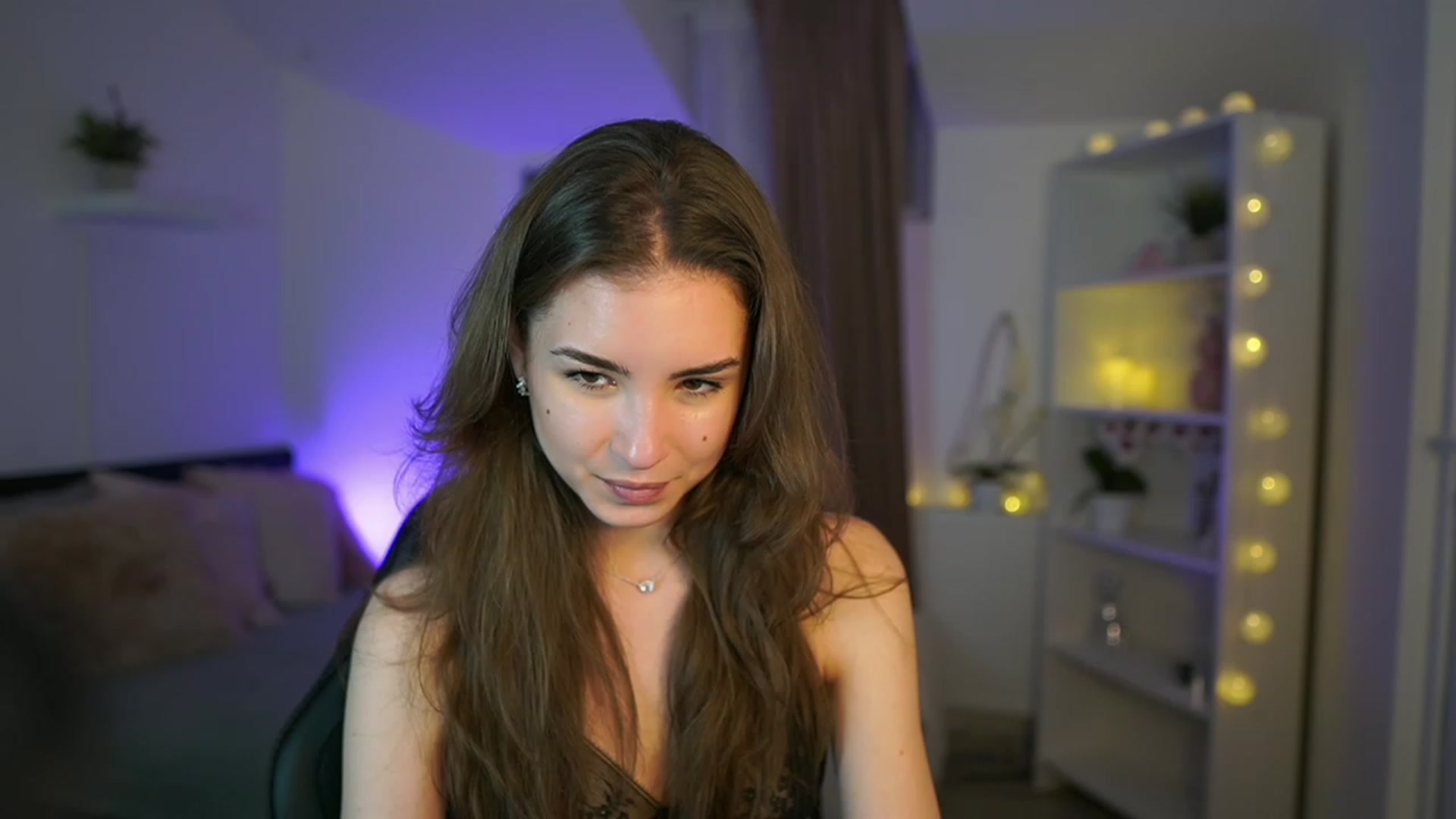 Gallery image thumbnail from Shy_jane's myfreecams stream on, 03/09/2023, 16:20 image 11 of 20