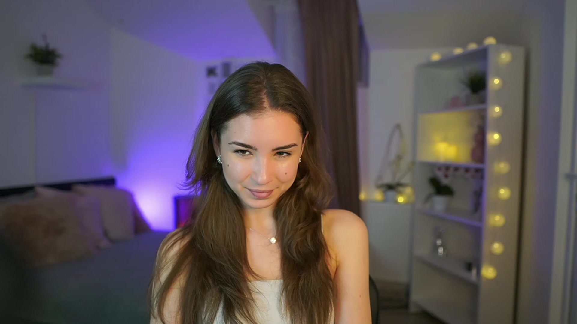 Gallery image thumbnail from Shy_jane's myfreecams stream on, 03/09/2023, 17:34 image 5 of 20