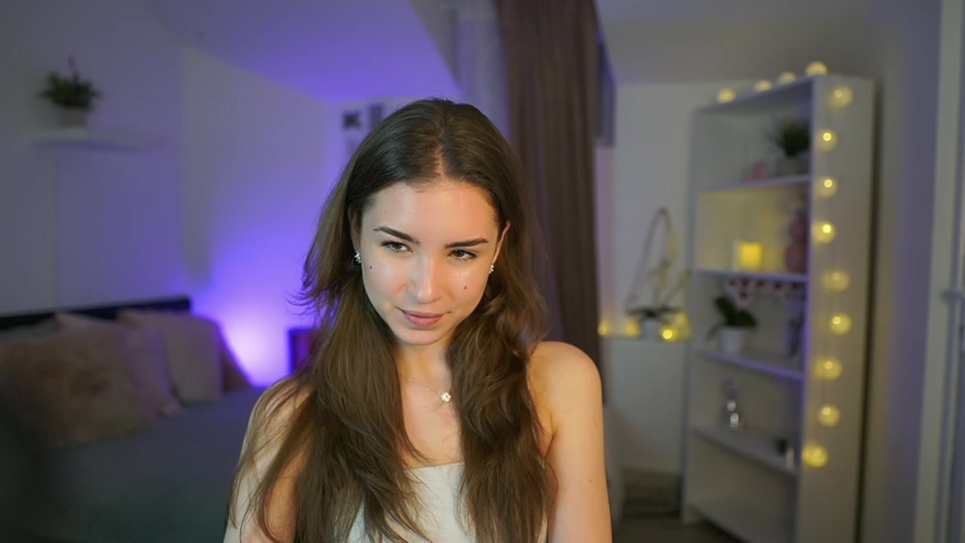 Gallery image thumbnail from Shy_jane's myfreecams stream on, 03/09/2023, 17:34 image 8 of 20