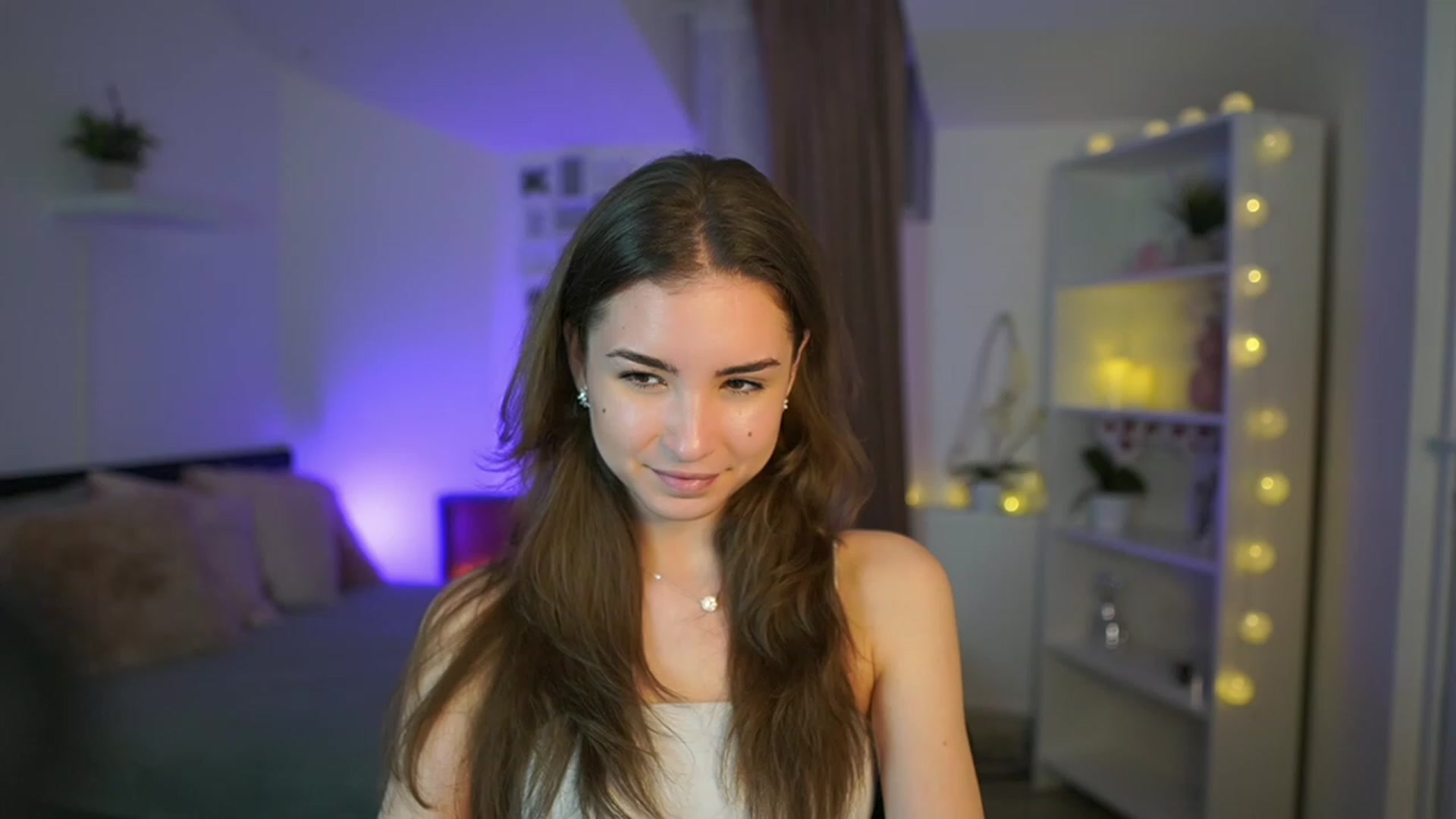 Gallery image thumbnail from Shy_jane's myfreecams stream on, 03/09/2023, 17:34 image 3 of 20