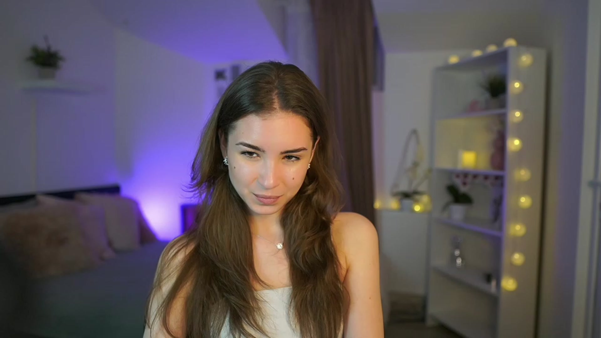 Gallery image thumbnail from Shy_jane's myfreecams stream on, 03/09/2023, 17:34 image 7 of 20