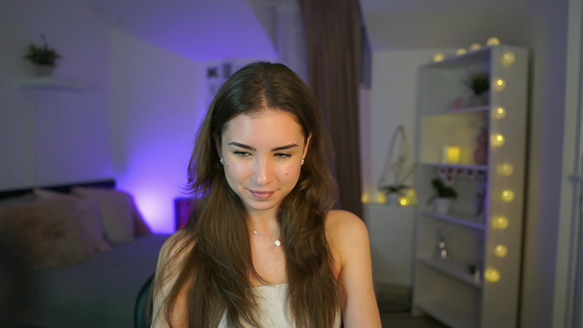 Gallery image thumbnail from Shy_jane's myfreecams stream on, 03/09/2023, 17:34 image 12 of 20