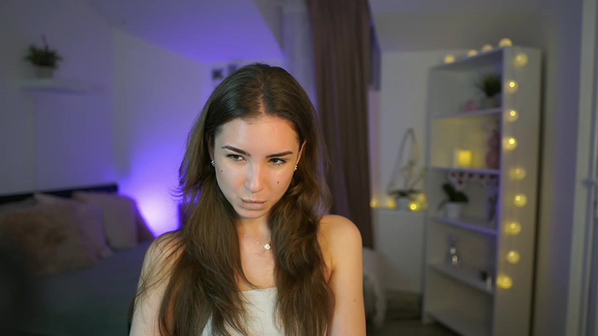 Gallery image thumbnail from Shy_jane's myfreecams stream on, 03/09/2023, 17:34 image 18 of 20