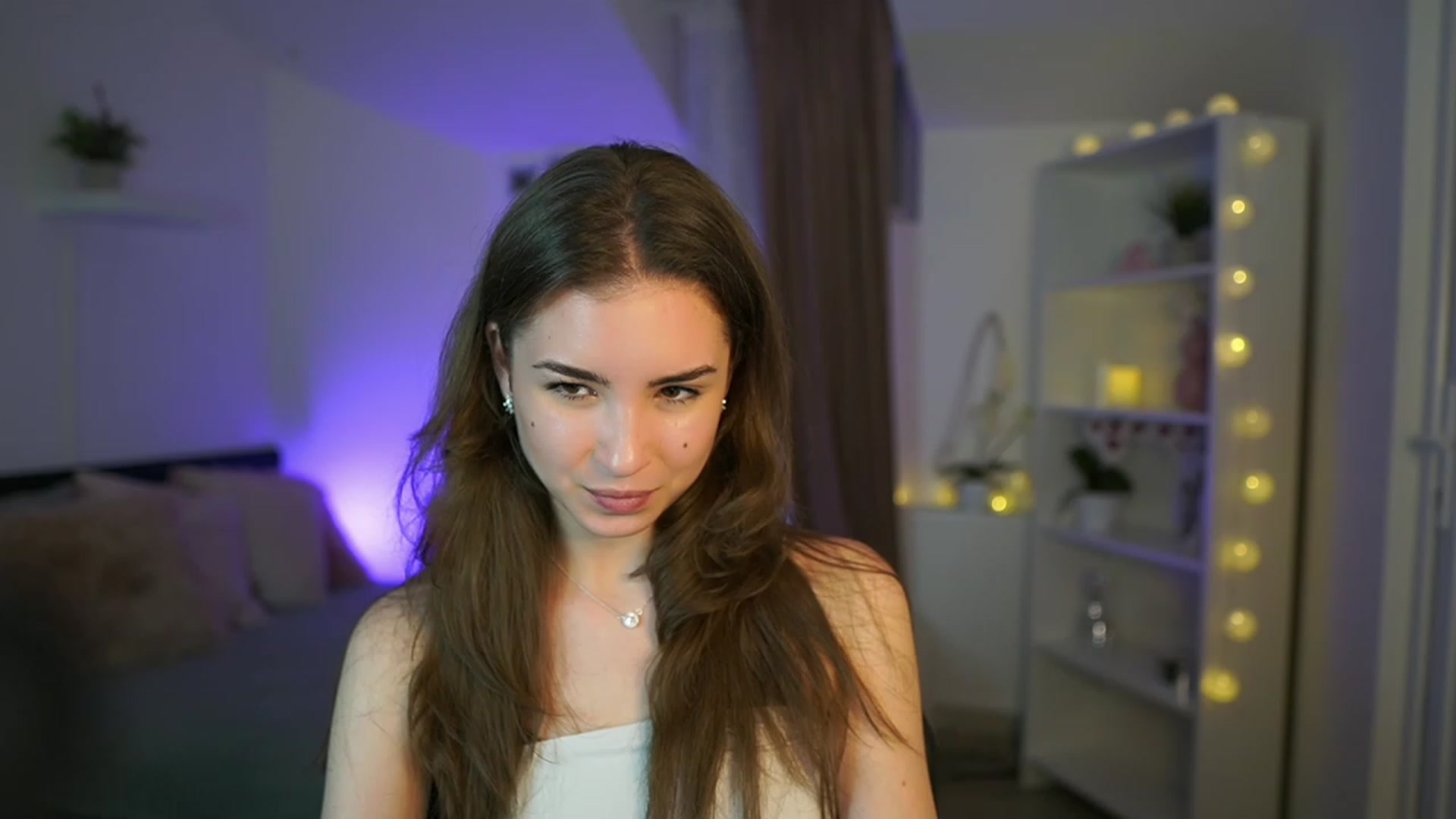 Gallery image thumbnail from Shy_jane's myfreecams stream on, 03/09/2023, 18:43 image 2 of 20