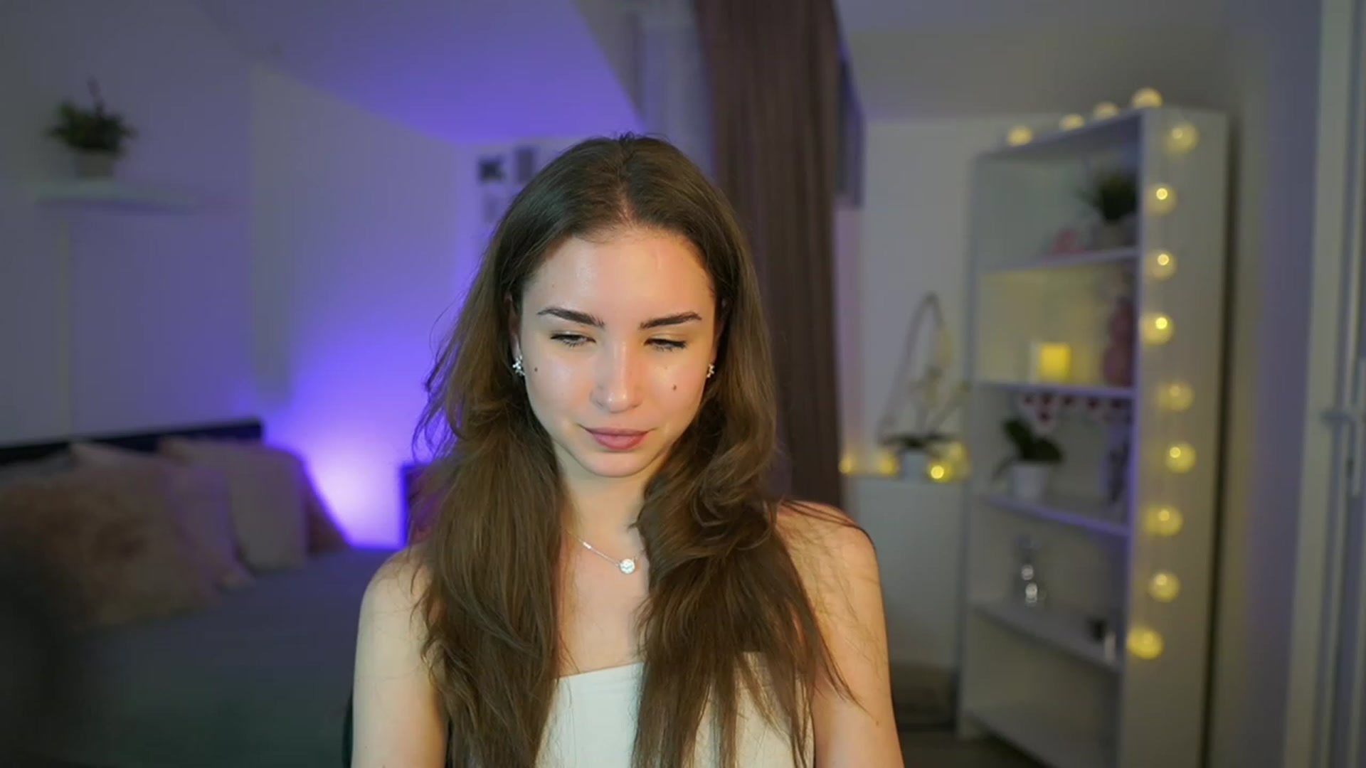 Gallery image thumbnail from Shy_jane's myfreecams stream on, 03/09/2023, 18:43 image 4 of 20