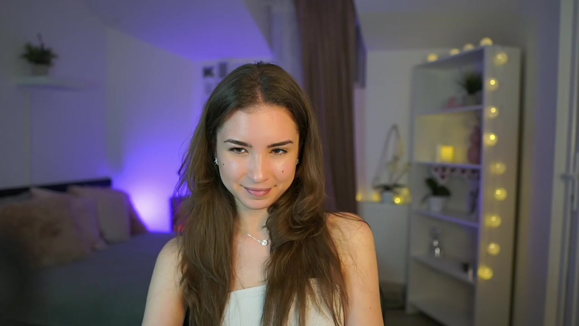 Gallery image thumbnail from Shy_jane's myfreecams stream on, 03/09/2023, 18:43 image 9 of 20