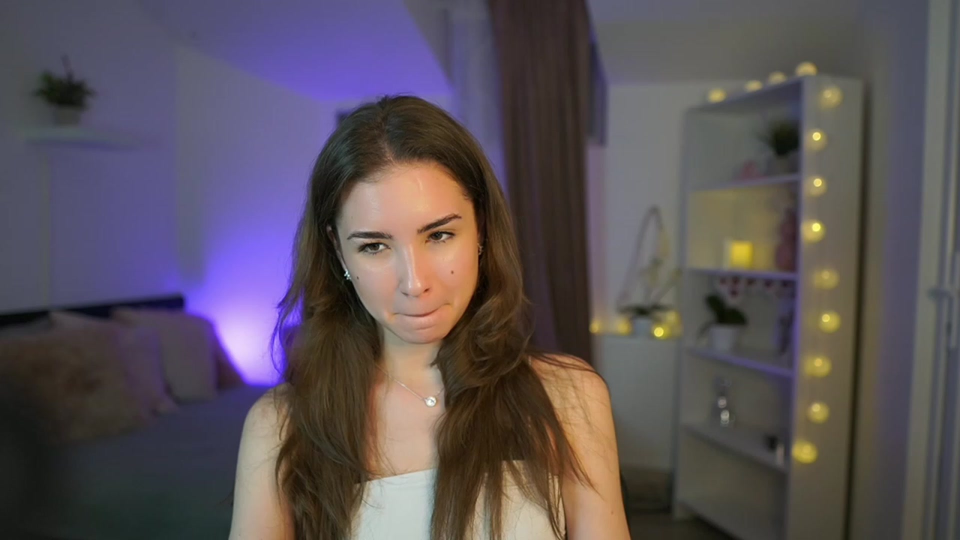 Gallery image thumbnail from Shy_jane's myfreecams stream on, 03/09/2023, 18:43 image 3 of 20