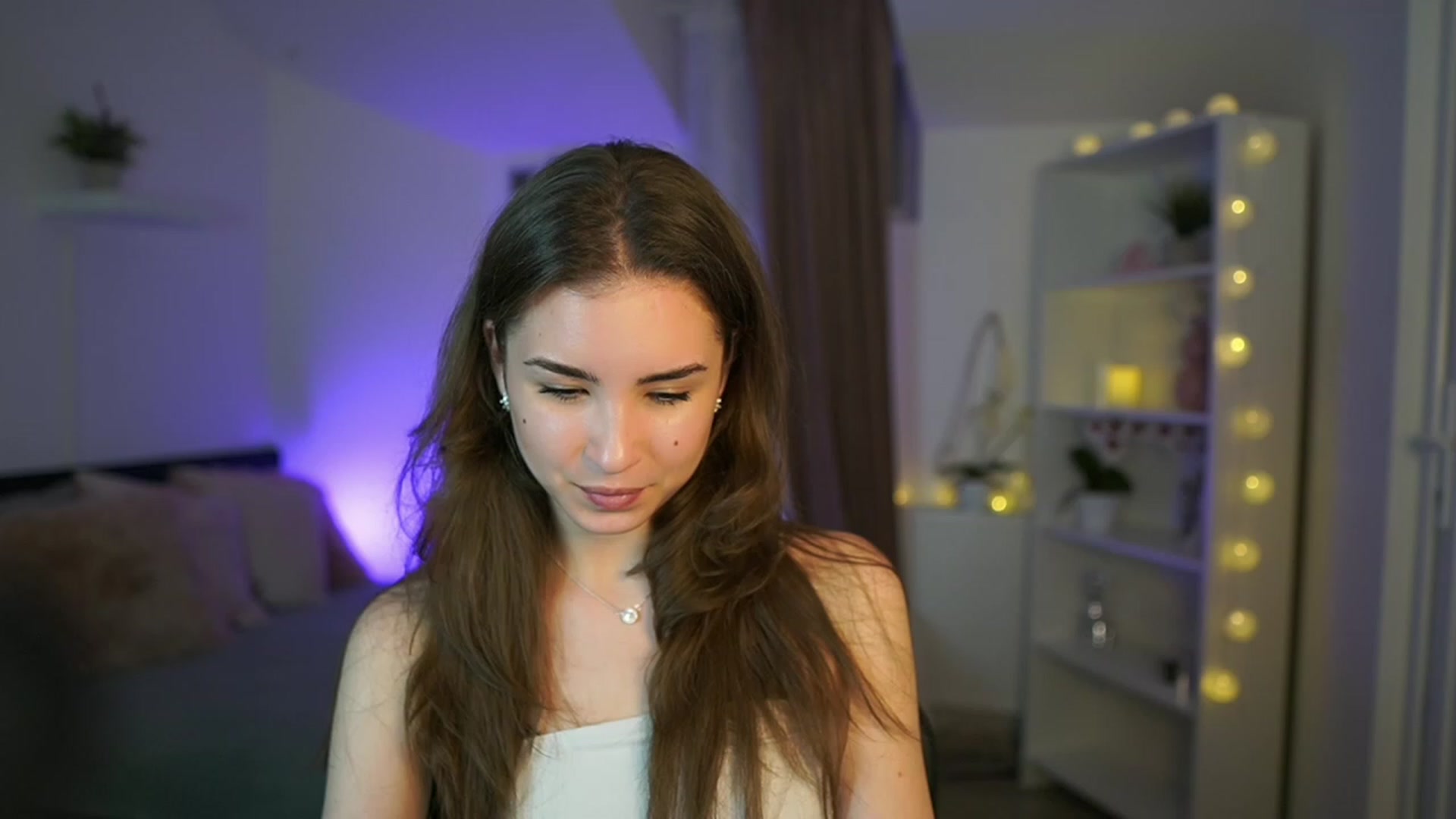 Gallery image thumbnail from Shy_jane's myfreecams stream on, 03/09/2023, 18:43 image 1 of 20