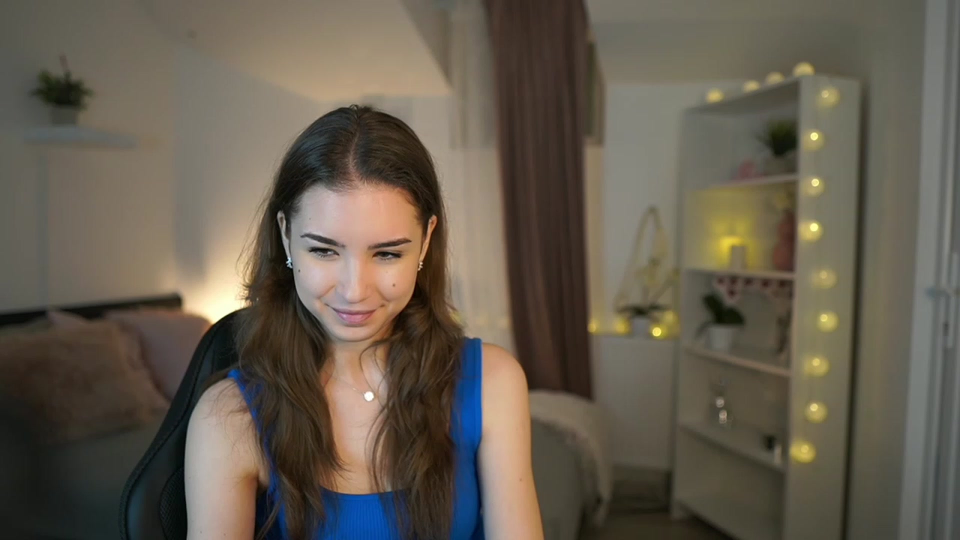 Gallery image thumbnail from Shy_jane's myfreecams stream on, 03/10/2023, 10:38 image 8 of 20