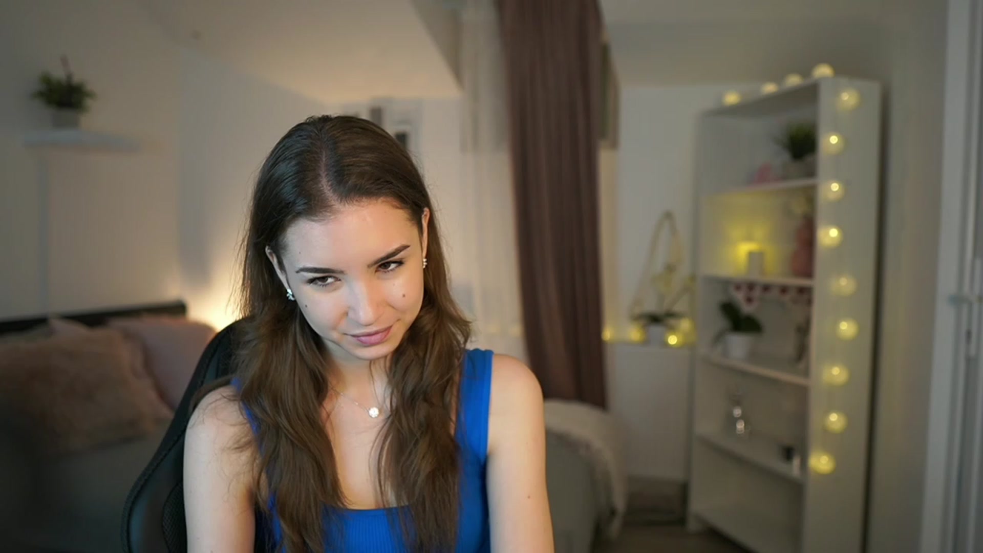 Gallery image thumbnail from Shy_jane's myfreecams stream on, 03/10/2023, 10:38 image 7 of 20