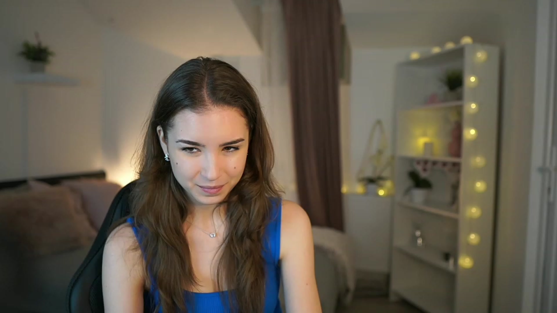 Gallery image thumbnail from Shy_jane's myfreecams stream on, 03/10/2023, 10:38 image 6 of 20