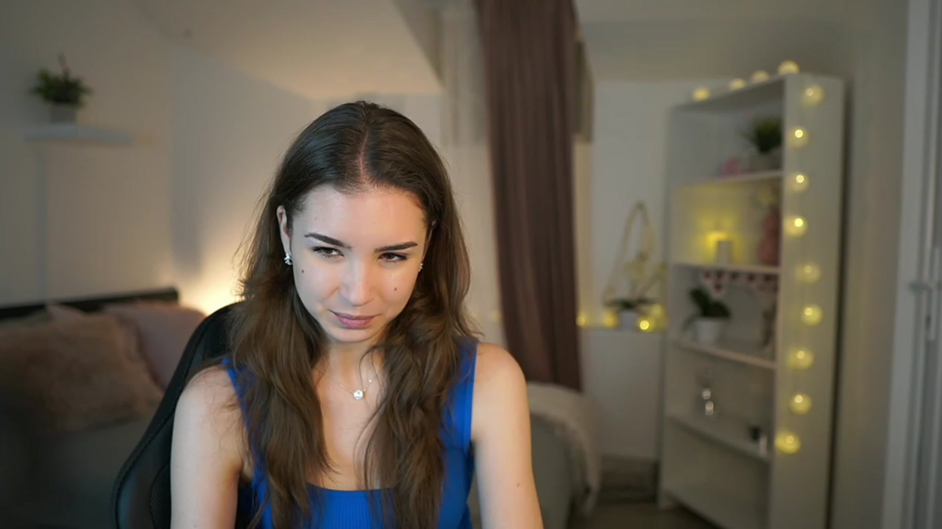 Gallery image thumbnail from Shy_jane's myfreecams stream on, 03/10/2023, 10:38 image 3 of 20