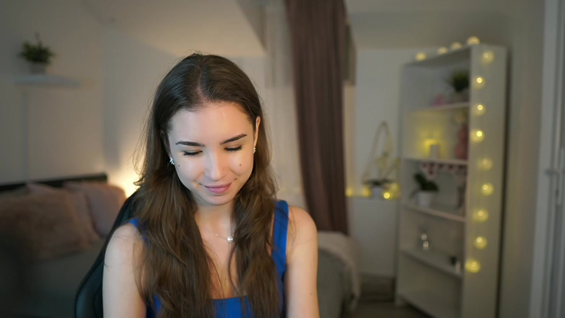 Gallery image thumbnail from Shy_jane's myfreecams stream on, 03/10/2023, 11:19 image 6 of 20