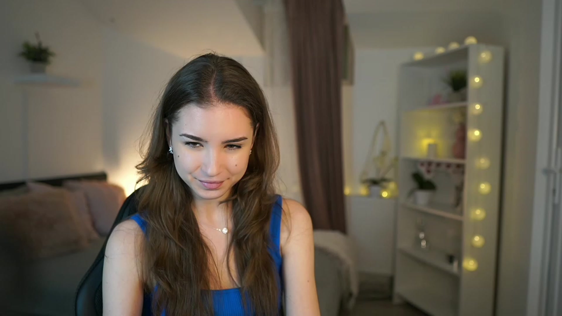 Gallery image thumbnail from Shy_jane's myfreecams stream on, 03/10/2023, 11:19 image 2 of 20