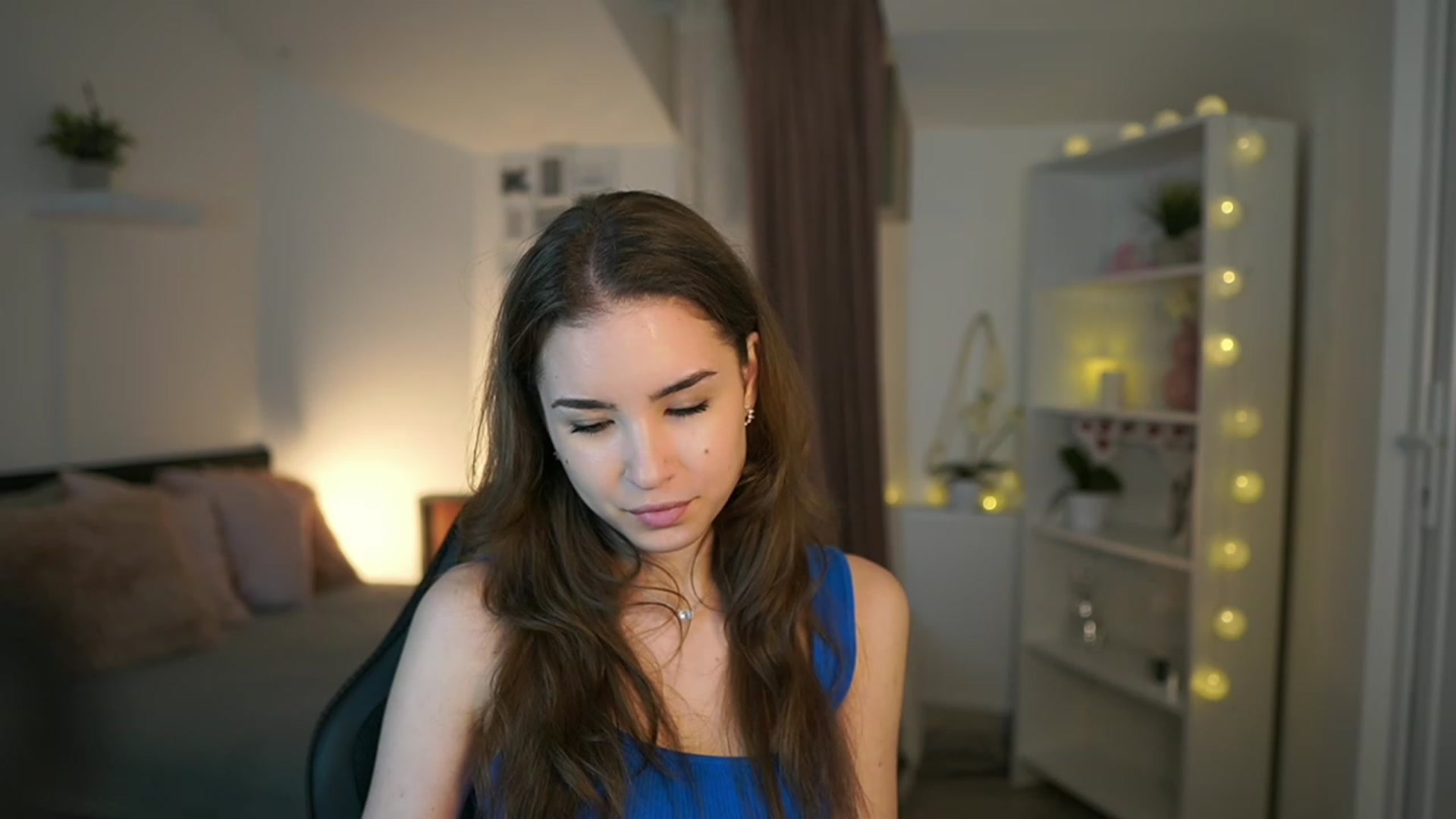 Gallery image thumbnail from Shy_jane's myfreecams stream on, 03/10/2023, 12:12 image 17 of 20
