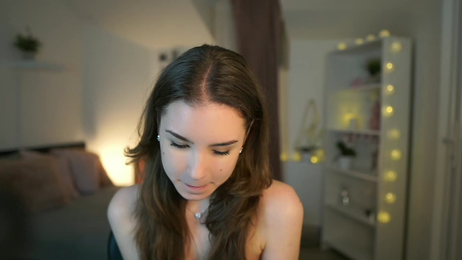 Gallery image thumbnail from Shy_jane's myfreecams stream on, 03/10/2023, 12:41 image 9 of 20