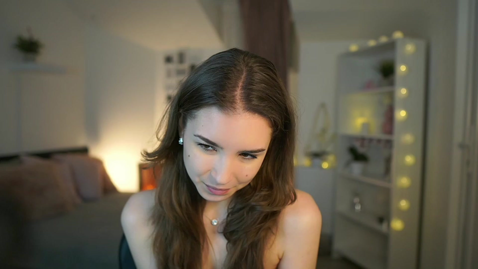 Gallery image thumbnail from Shy_jane's myfreecams stream on, 03/10/2023, 12:41 image 11 of 20