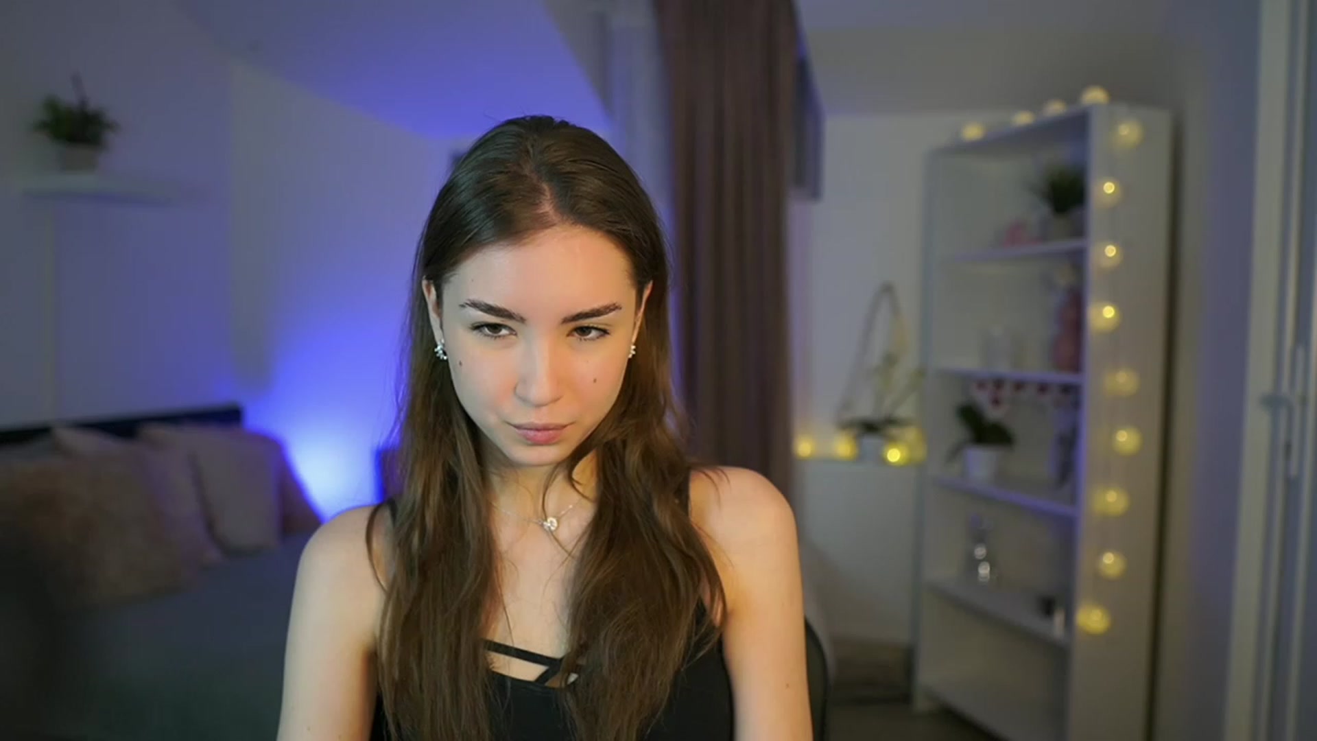 Gallery image thumbnail from Shy_jane's myfreecams stream on, 03/12/2023, 10:54 image 12 of 20
