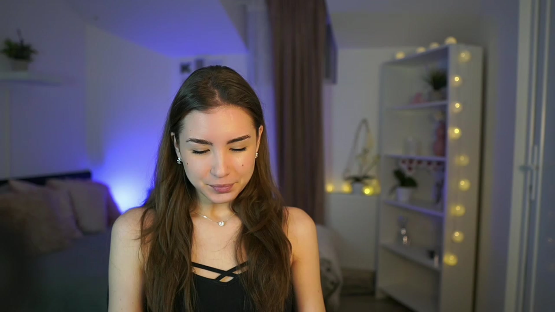 Gallery image thumbnail from Shy_jane's myfreecams stream on, 03/12/2023, 12:01 image 1 of 20