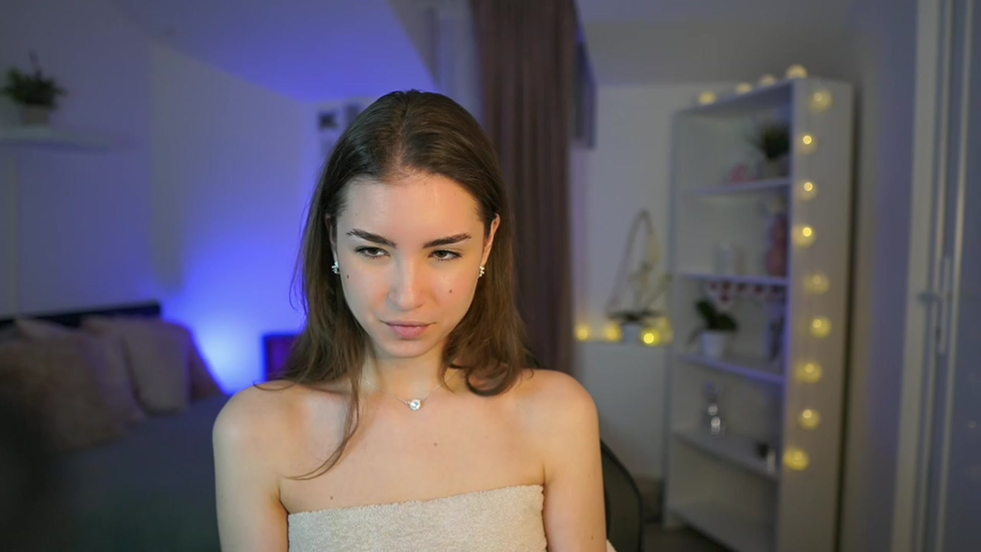 Gallery image thumbnail from Shy_jane's myfreecams stream on, 03/12/2023, 12:01 image 17 of 20