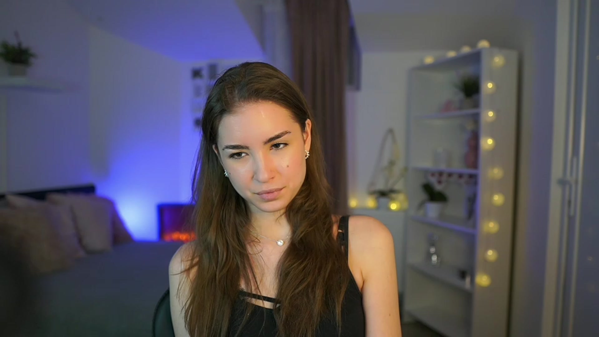 Gallery image thumbnail from Shy_jane's myfreecams stream on, 03/12/2023, 14:09 image 4 of 20