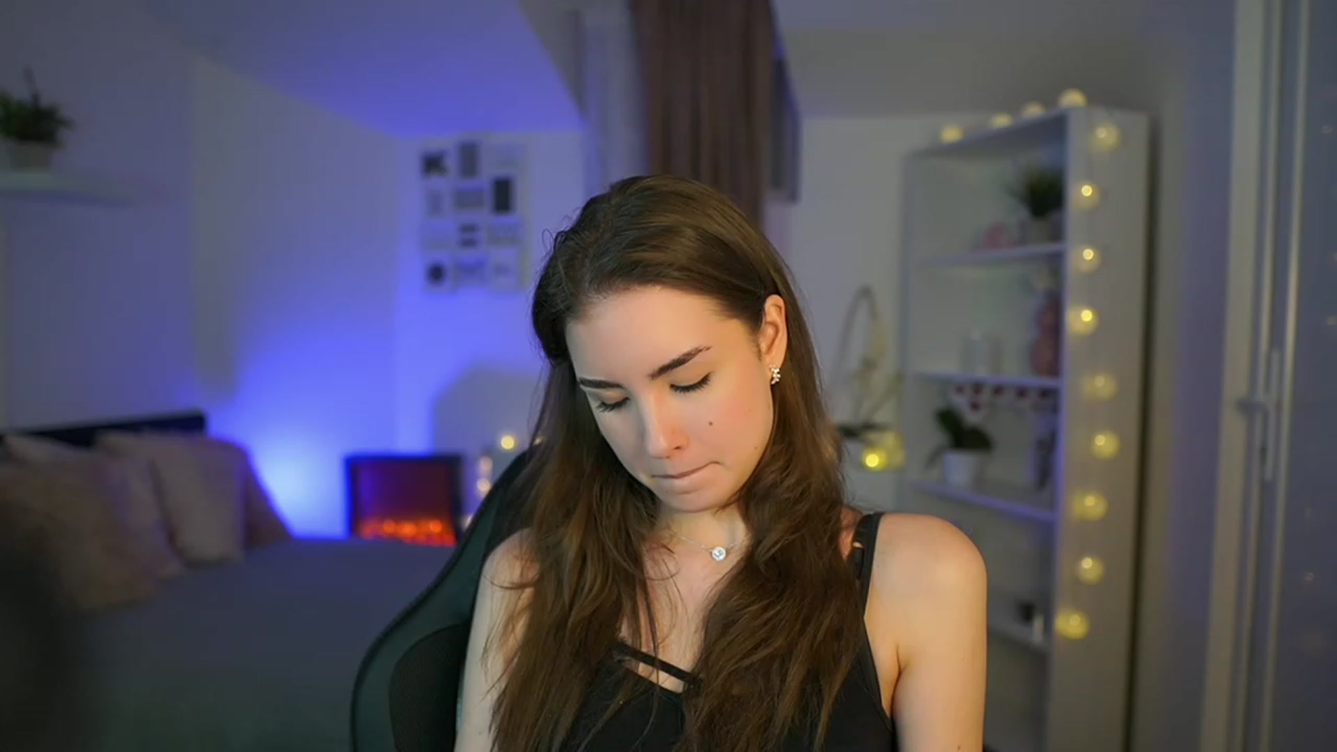 Gallery image thumbnail from Shy_jane's myfreecams stream on, 03/12/2023, 14:09 image 6 of 20