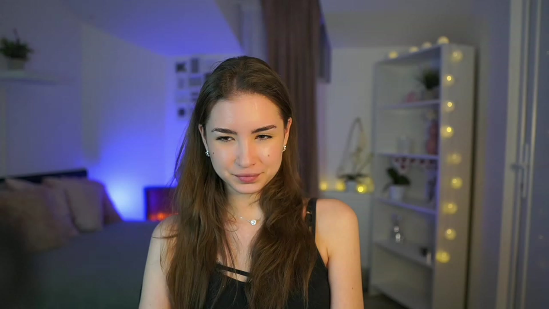 Gallery image thumbnail from Shy_jane's myfreecams stream on, 03/12/2023, 14:09 image 5 of 20