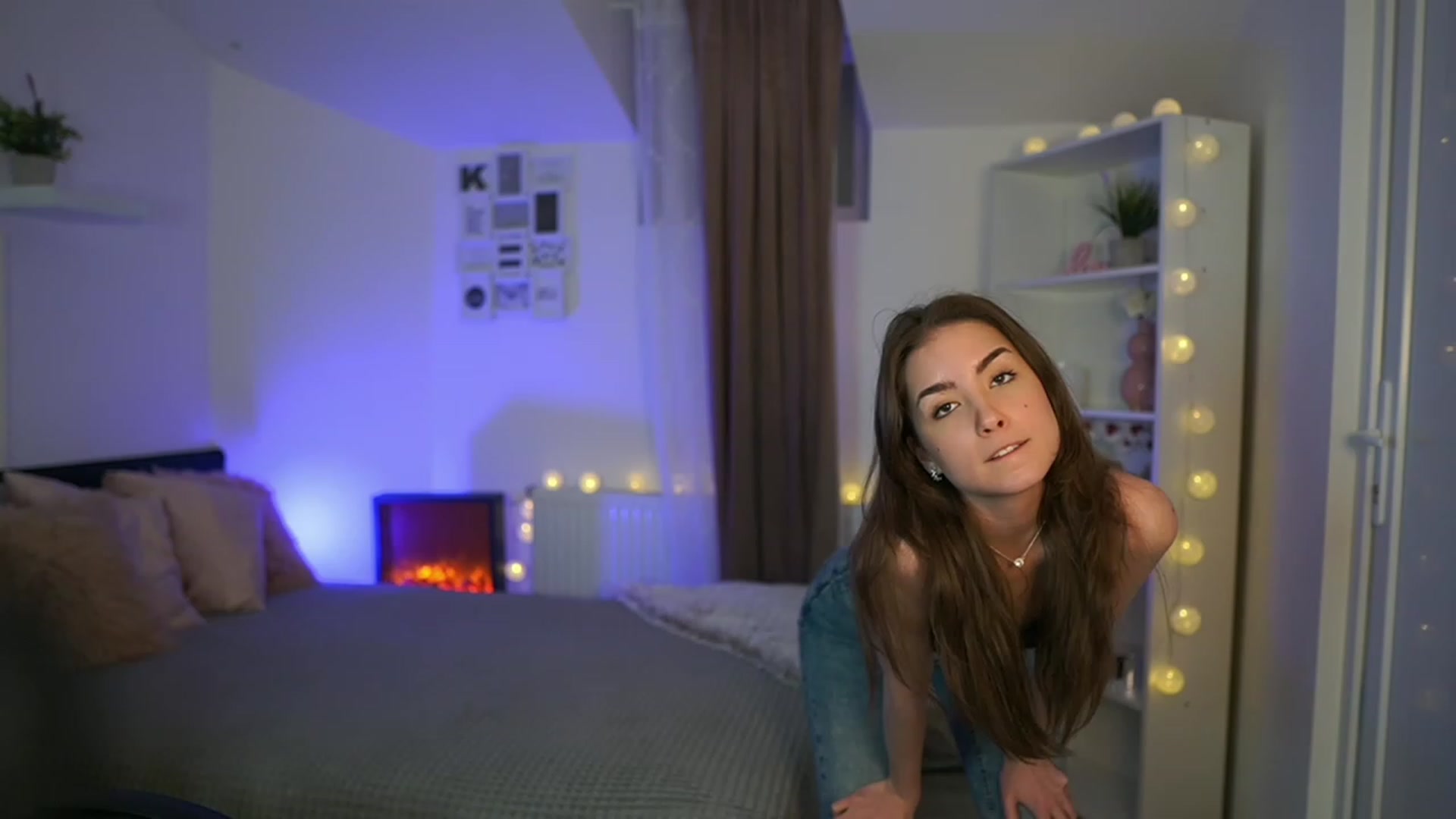 Gallery image thumbnail from Shy_jane's myfreecams stream on, 03/12/2023, 14:09 image 10 of 20